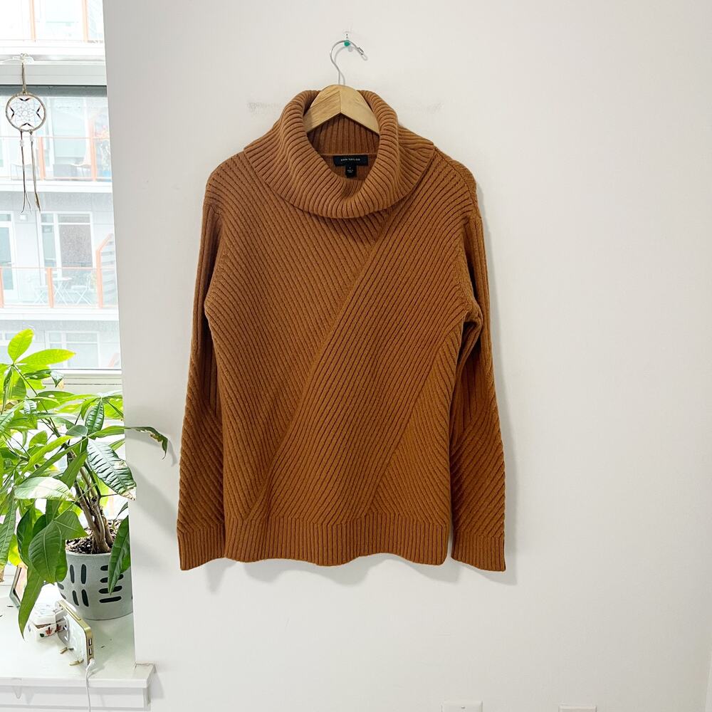 Ann Taylor Brown Ribbed Turtleneck Sweater Size Large